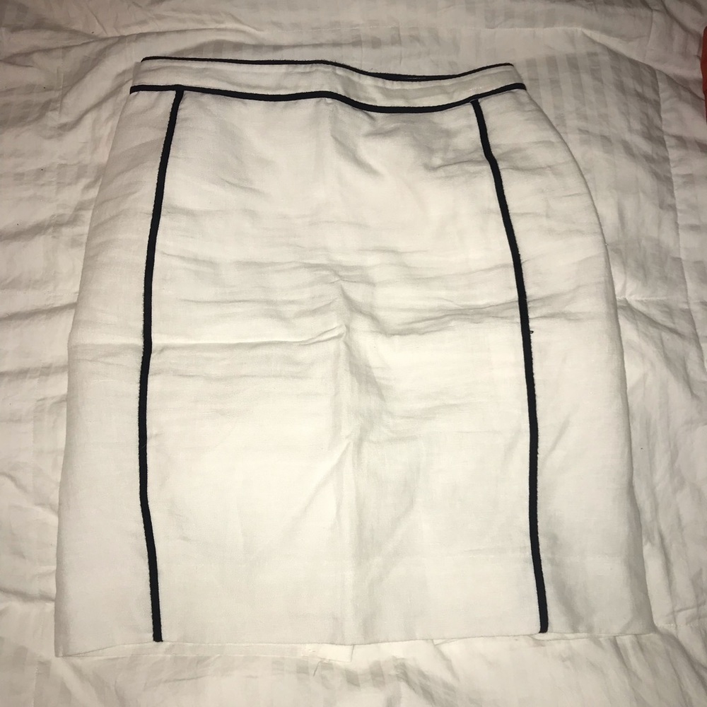 J.Crew white fitted business skirt w/ black accent